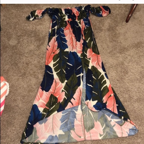 VENUS Dresses & Skirts - NIP off the shoulder tropical dress w/ front slit